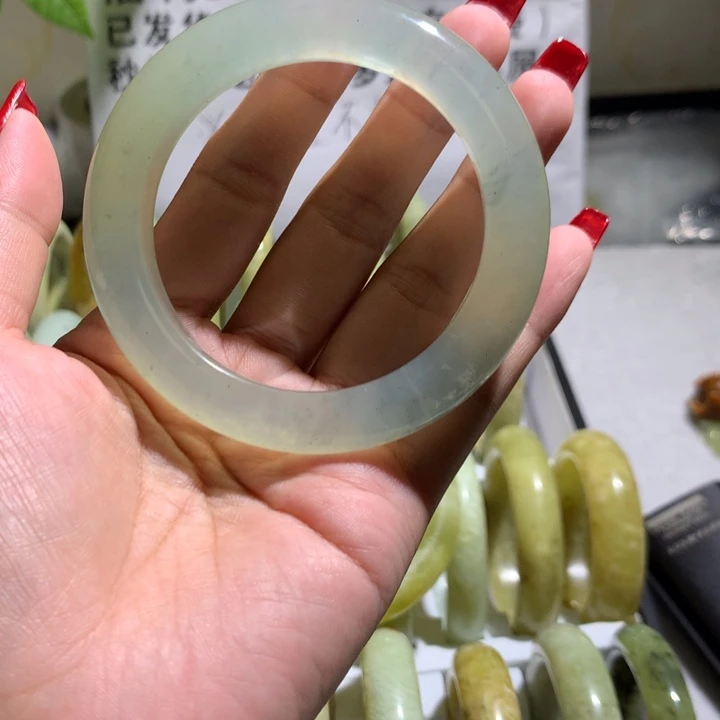 未镶嵌蛇纹石玉手镯