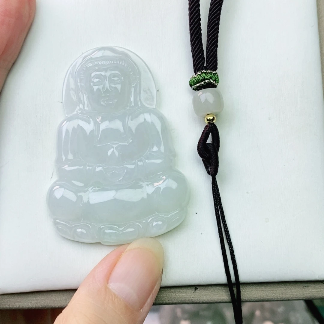 翡翠未镶嵌颈饰观音