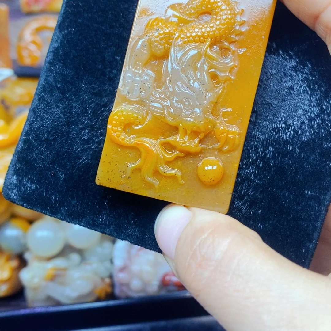 未镶嵌石英质玉（黄龙玉）吊坠(不含链)