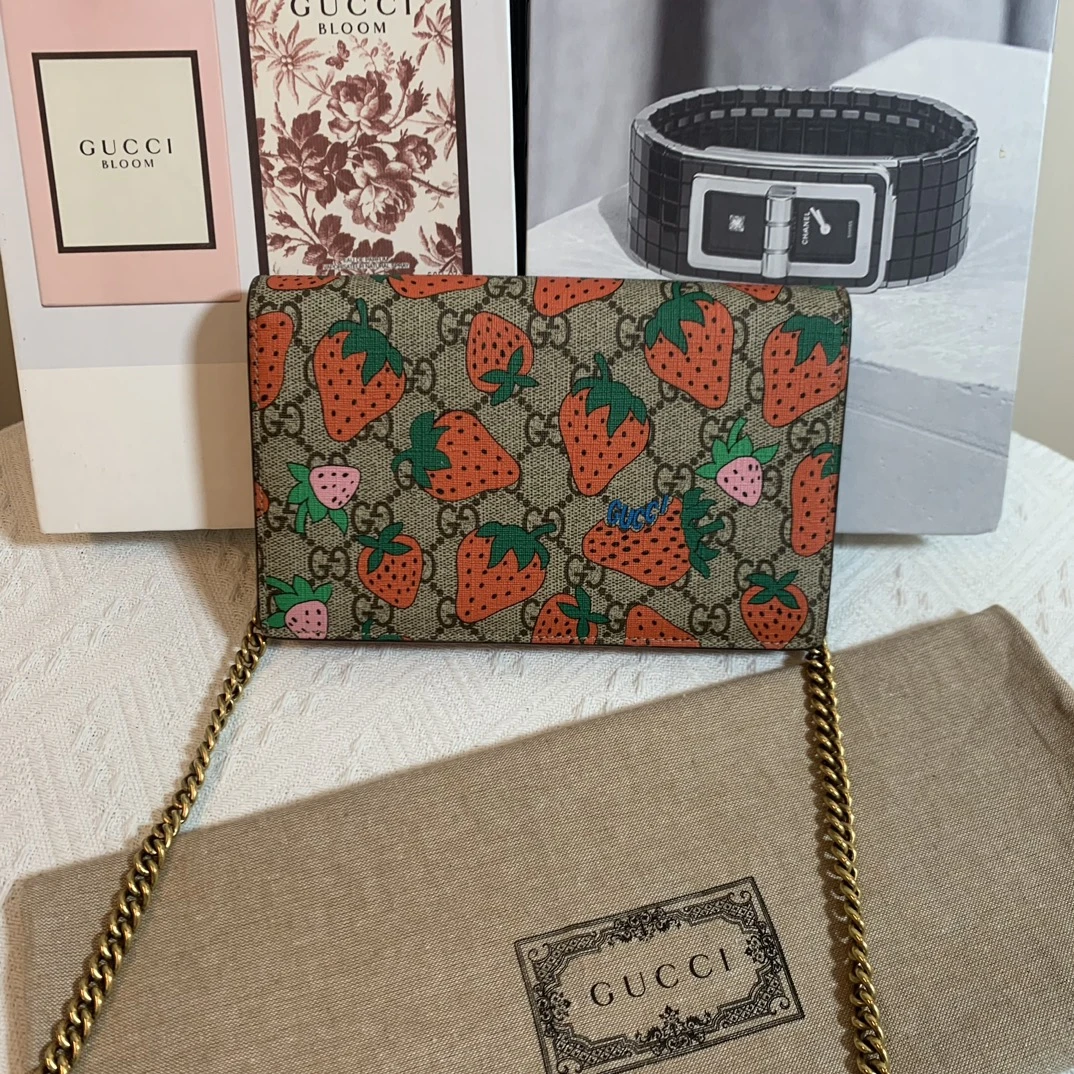 99新 GUCCI/古驰 老花草莓woc