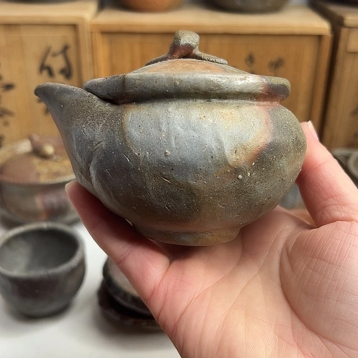 备前烧，手捻宝瓶，款自查，水台窑裂，