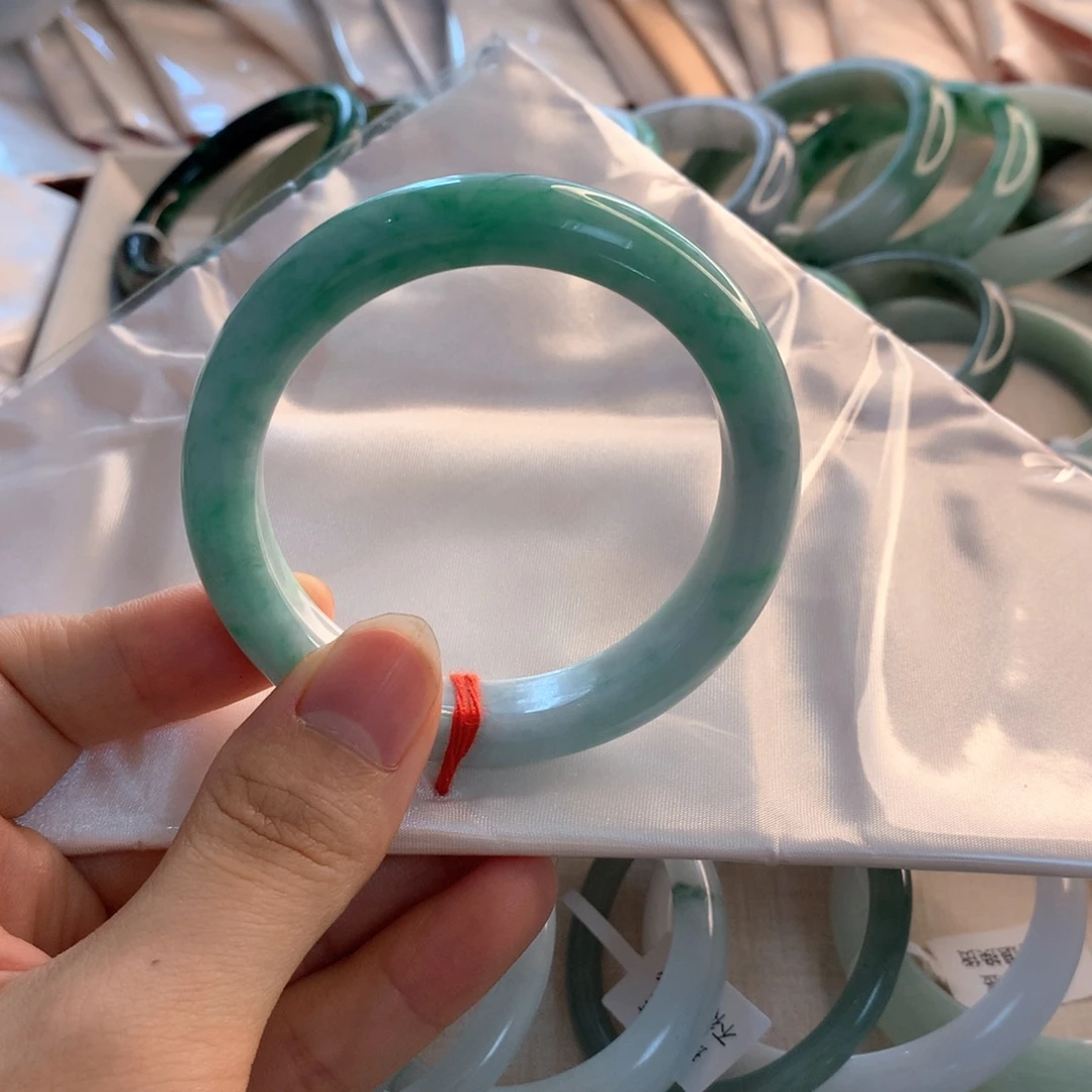 翡翠手镯未镶嵌白底青54.9