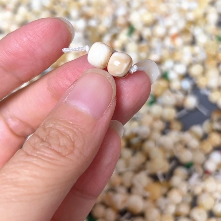 裸石蜜蜡未镶嵌7.5mm一对