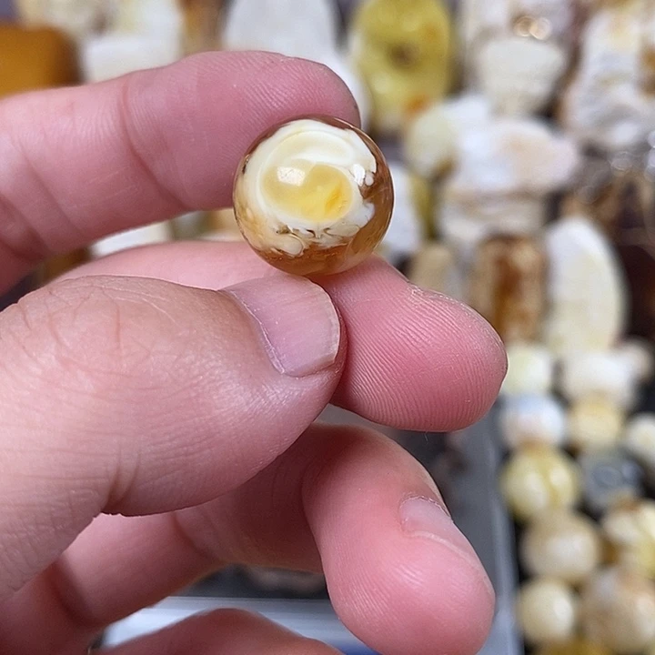未镶嵌琥珀裸石我