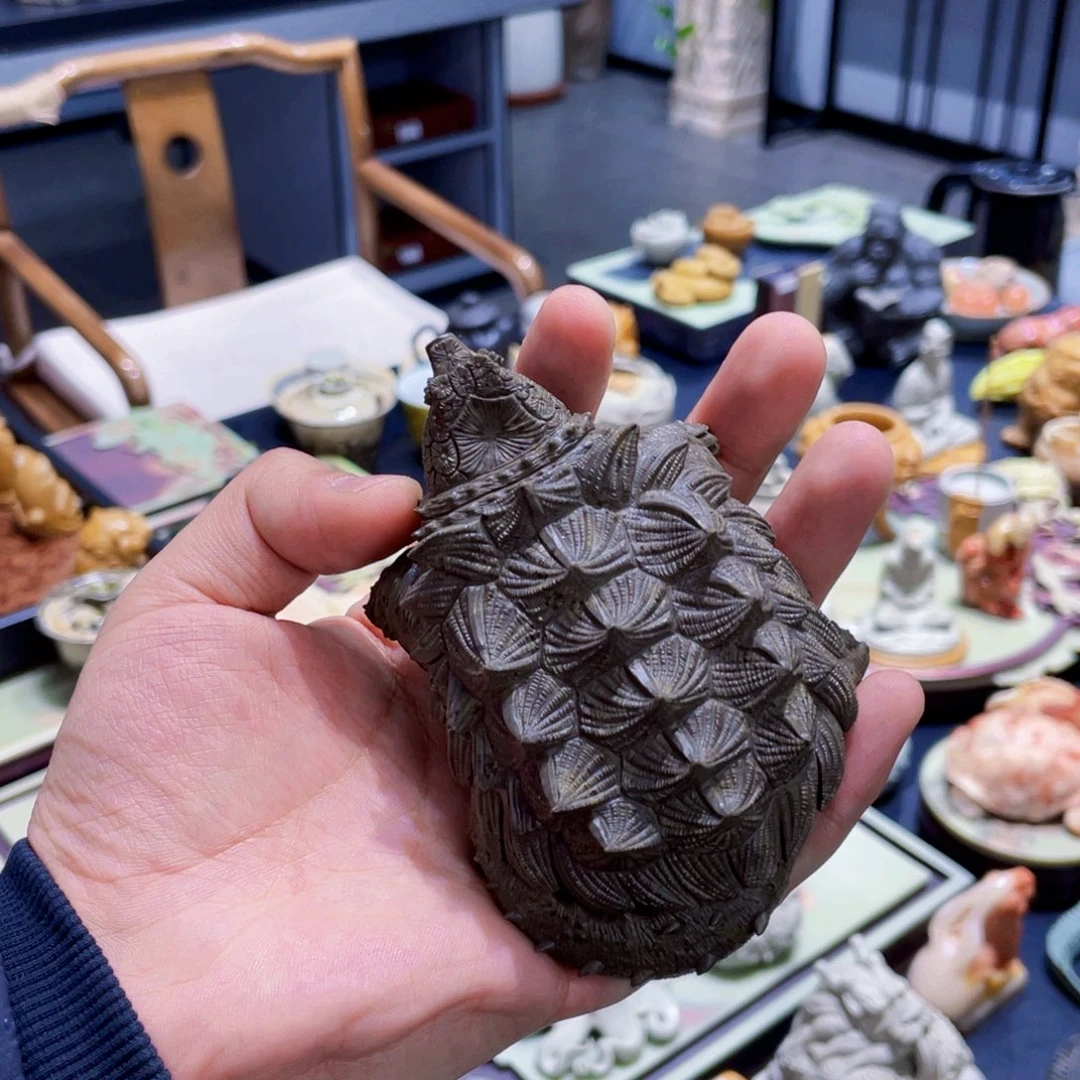 鳄龟手工雕刻精品