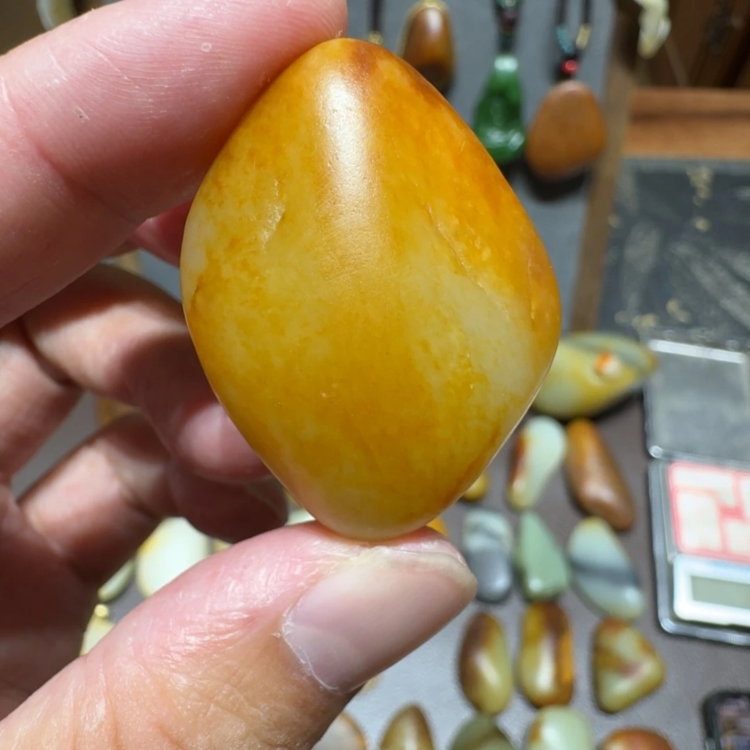 用***3和田玉未镶嵌颈饰