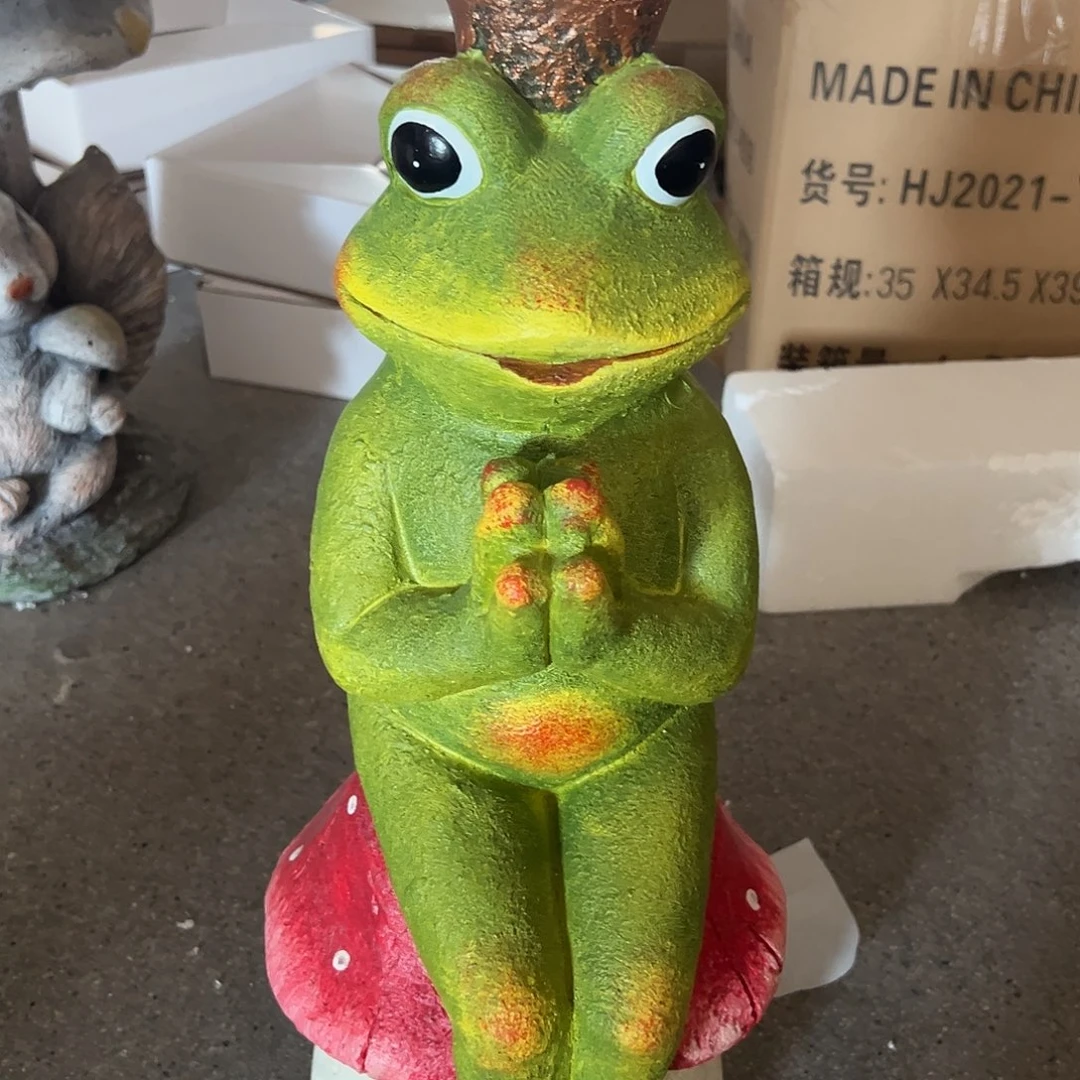 合成树脂青蛙坐蘑菇一件包邮