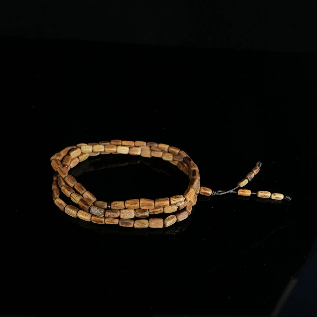 B4449 泰国登流眉金丝老料沉香随型长串 /8.3g