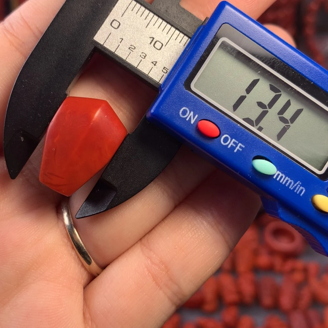 南红玛瑙配饰卡未镶嵌