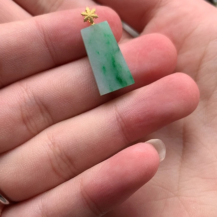 颈饰未镶嵌翡翠天然