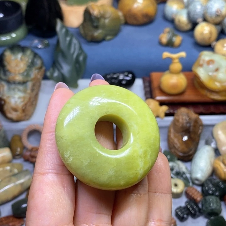 蛇纹石玉未镶嵌岫玉