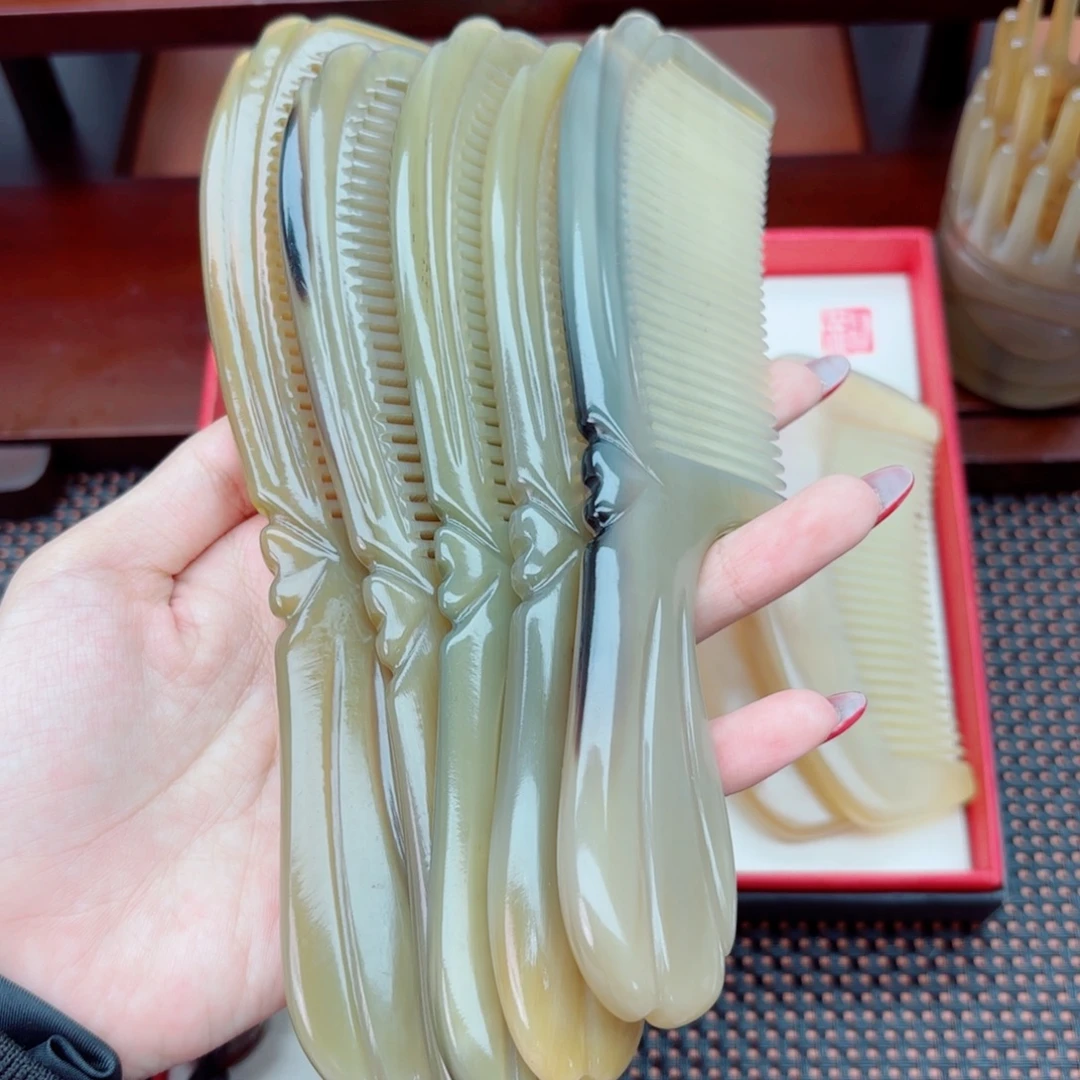 纯手工制作纯牛角梳子