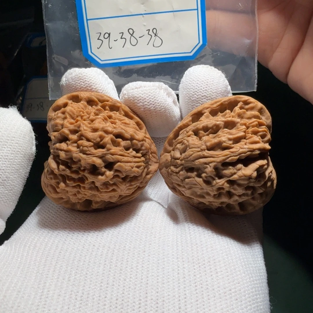 *****文玩核桃吊坠南疆12