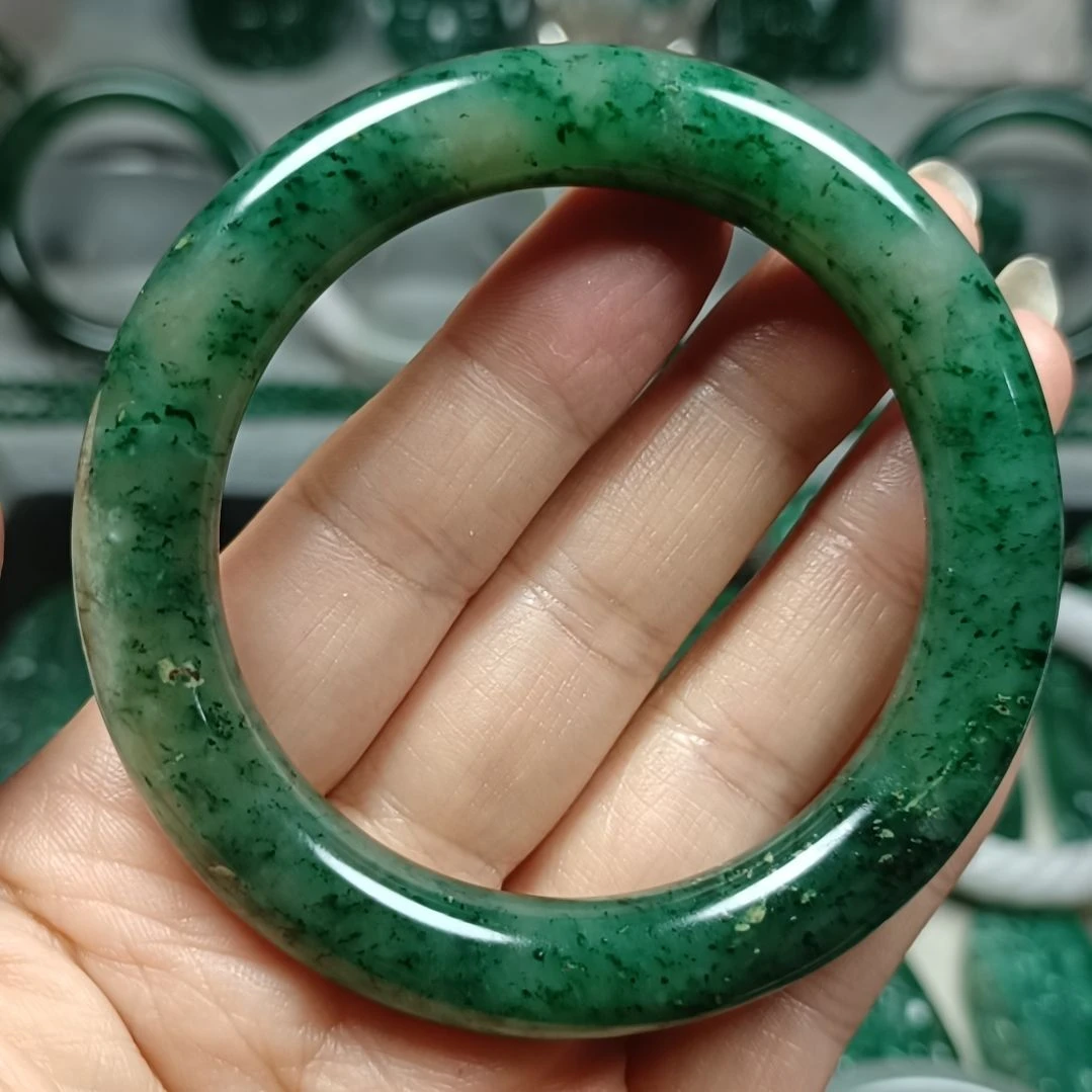 独山玉手镯未镶嵌