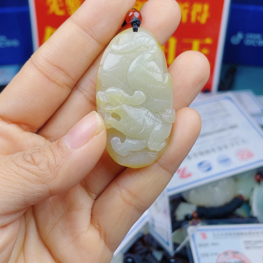 和田玉未镶嵌颈饰