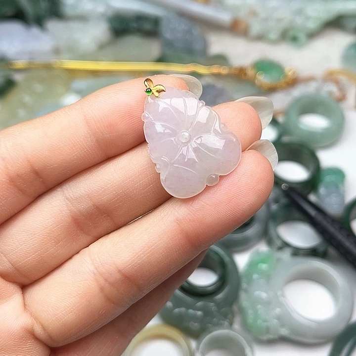 翡翠手镯未镶嵌翡翠