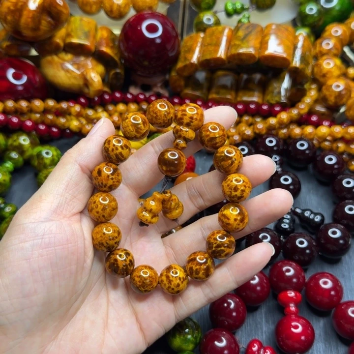 松木琥珀木文玩手串