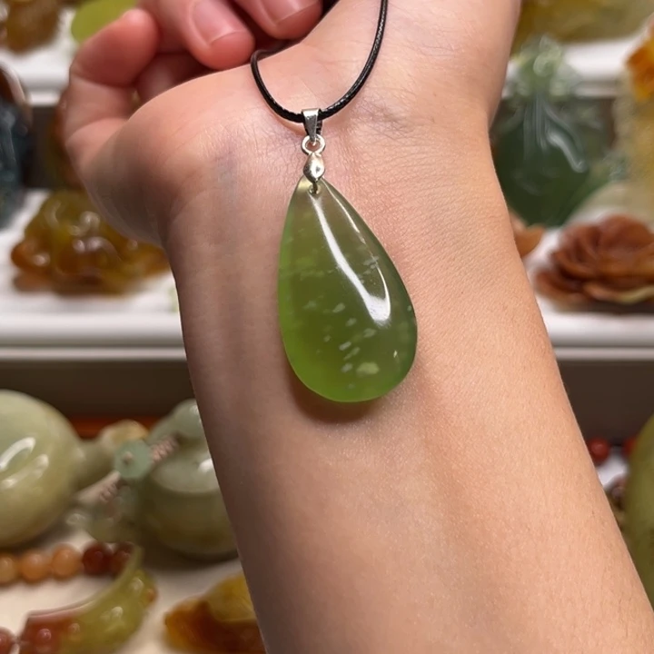 蛇纹石玉未镶嵌水滴