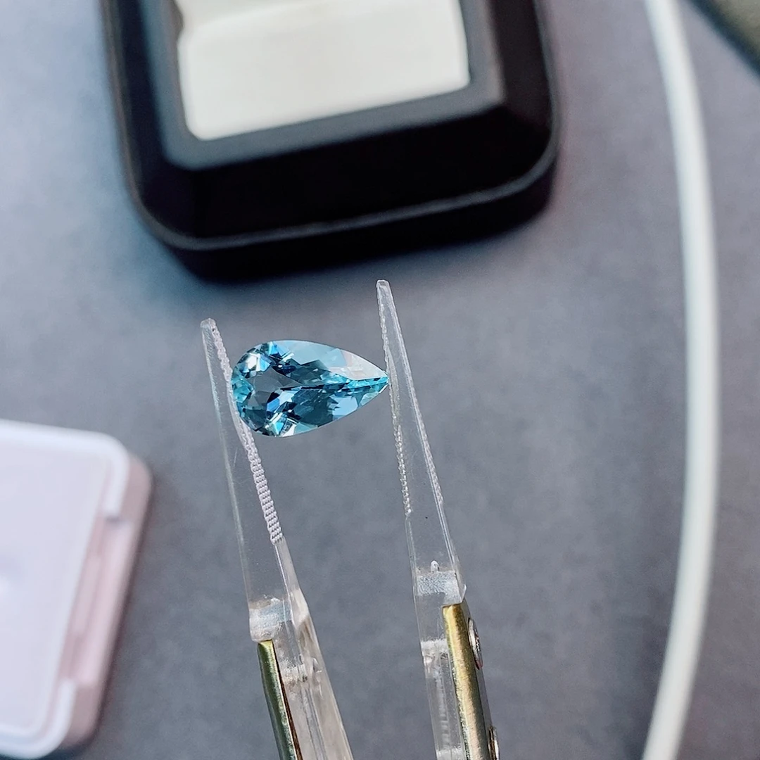 未镶嵌笔搁海蓝宝石2.05ct 圣玛利亚
