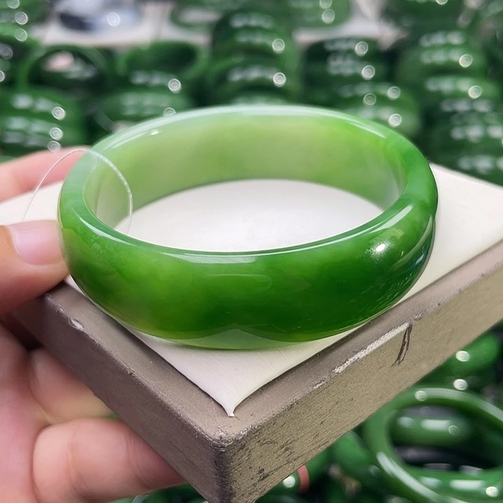 未镶嵌手镯和田玉（碧玉）