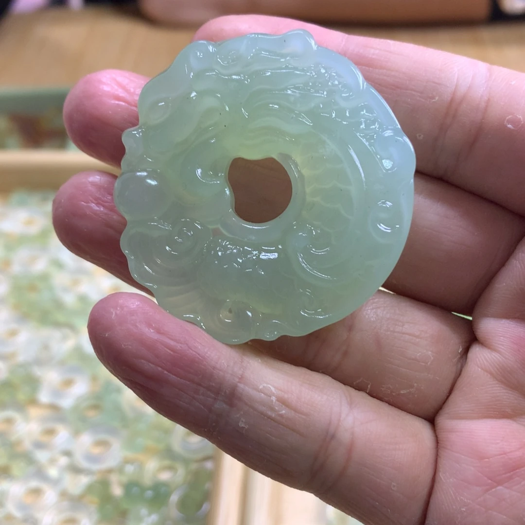 蛇纹石玉未镶嵌吊坠