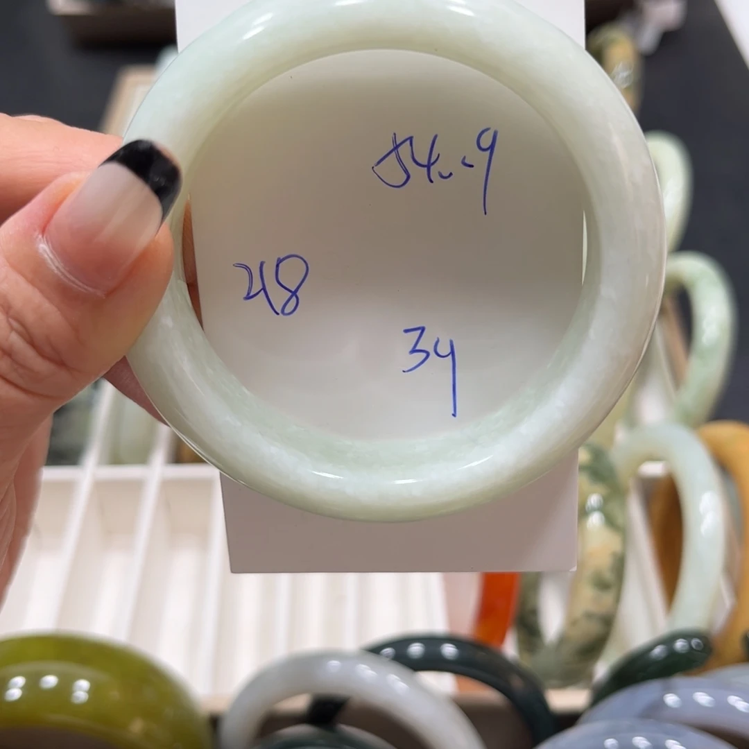 未镶嵌蛇纹石玉手镯