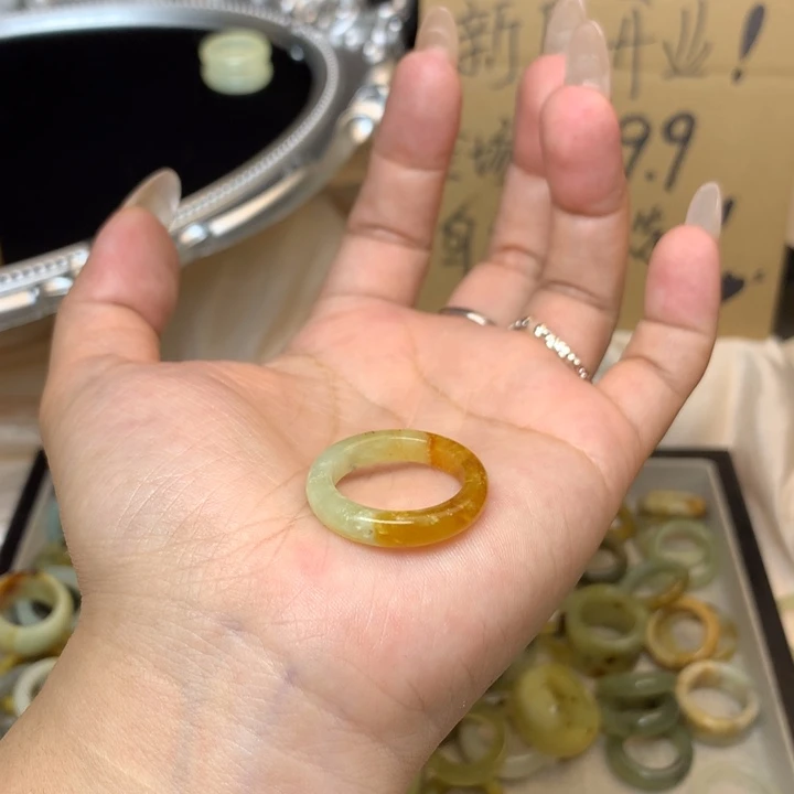 有***人合金蛇纹石玉戒指