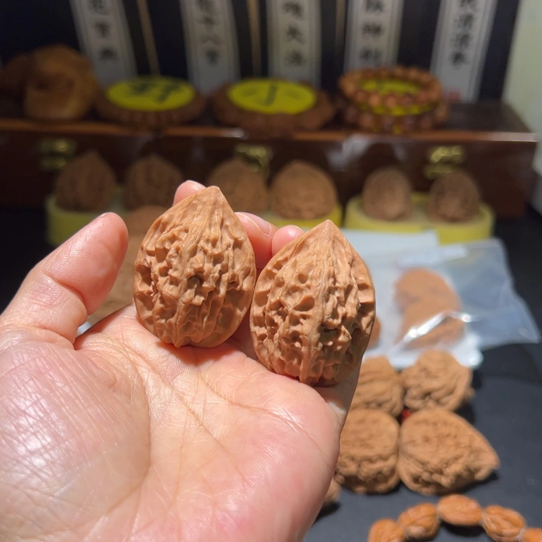 把件文玩核桃鱼*果冻鸡心