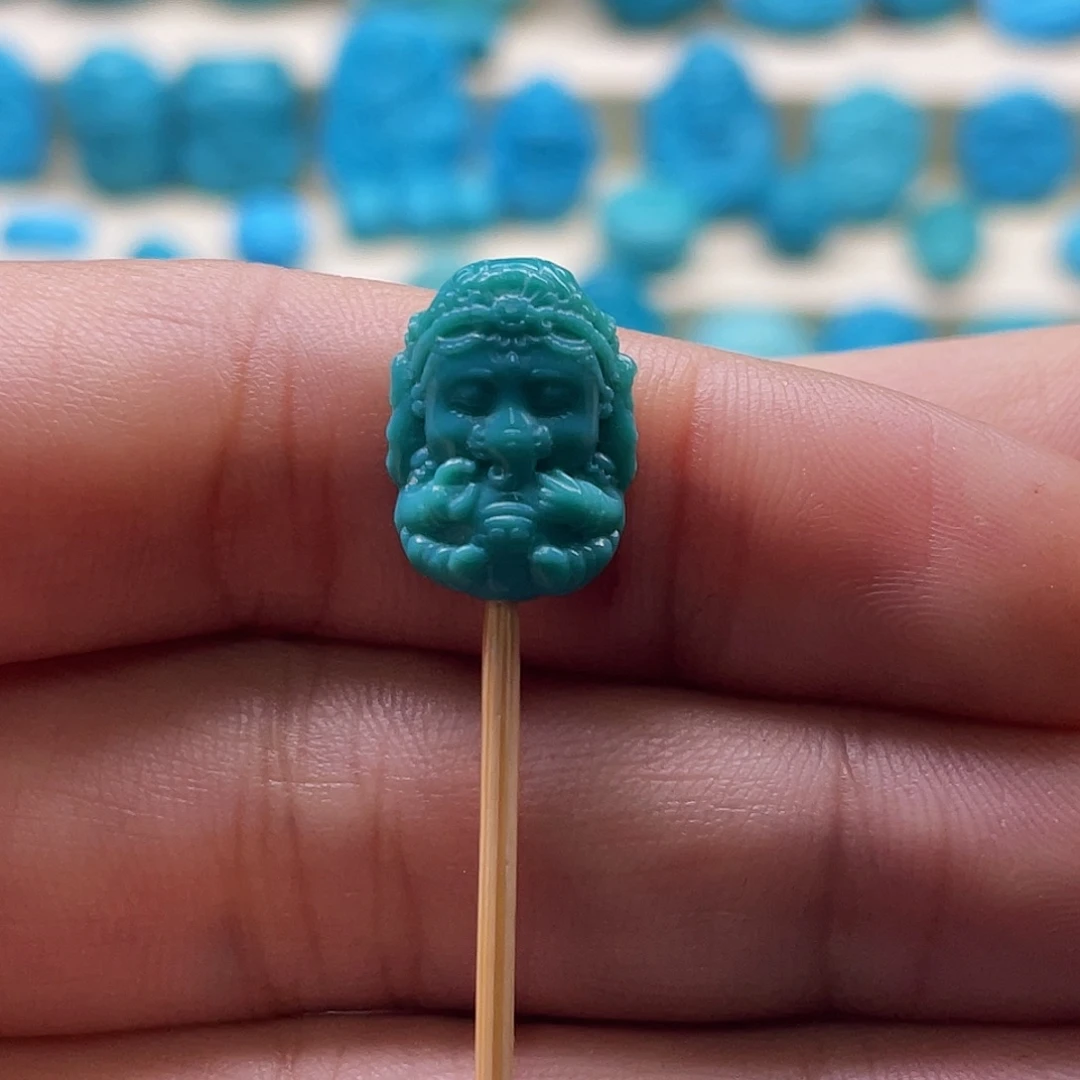 绿松石未镶嵌颈饰