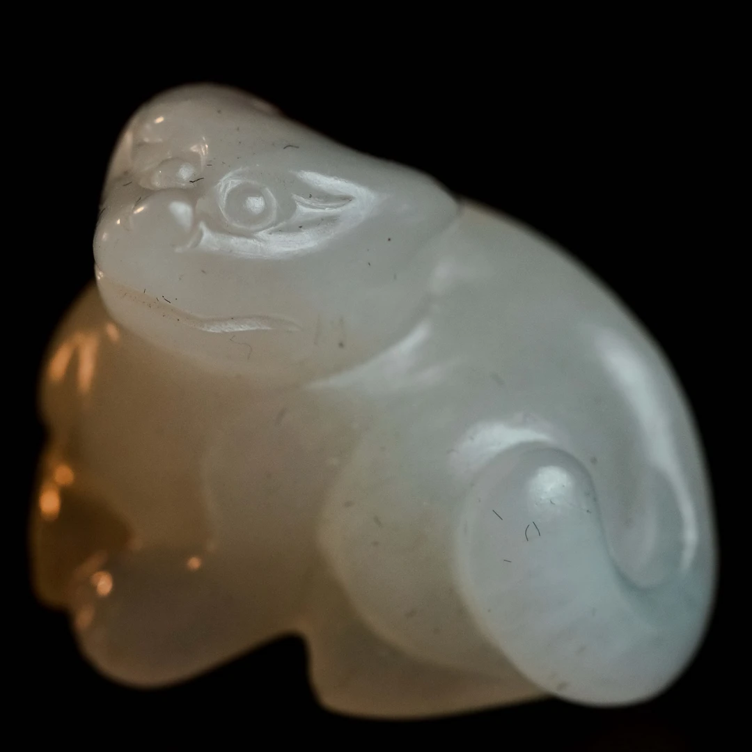 清代和田玉玉獾花件