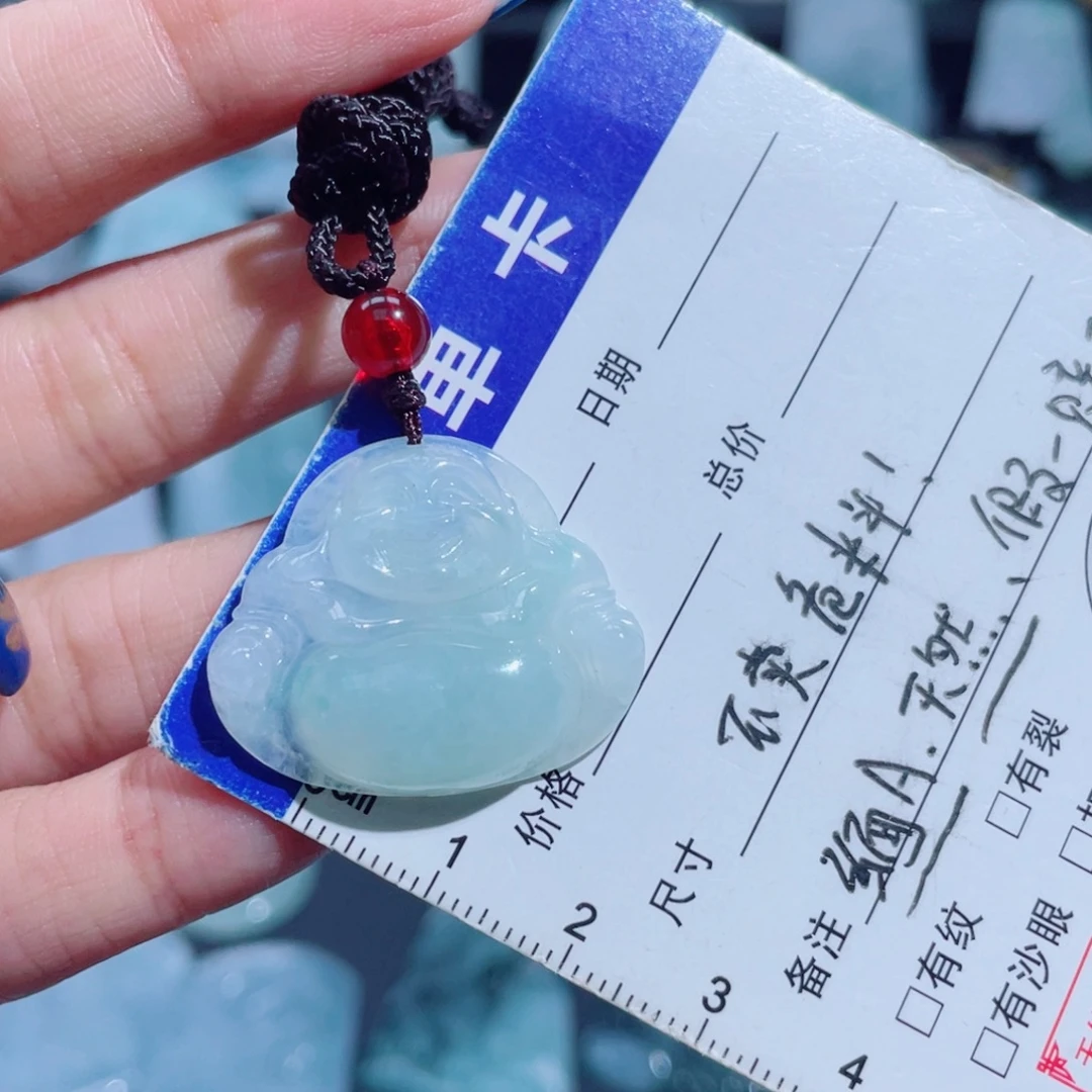 翡翠未镶嵌颈饰佛公