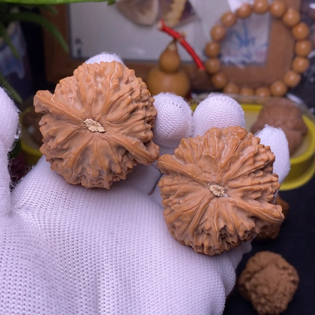 文玩核桃把件46金麒麟