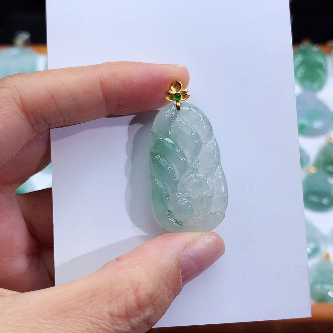 翡翠18K金镶嵌颈饰翡翠吊坠