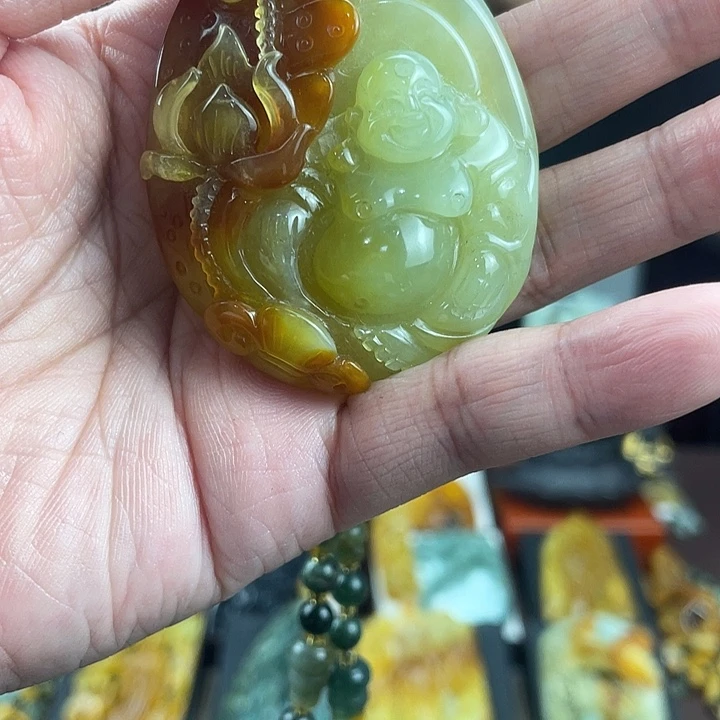 蛇纹石玉未镶嵌颈饰