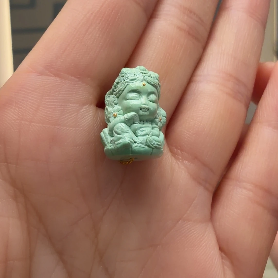 绿松石未镶嵌颈饰