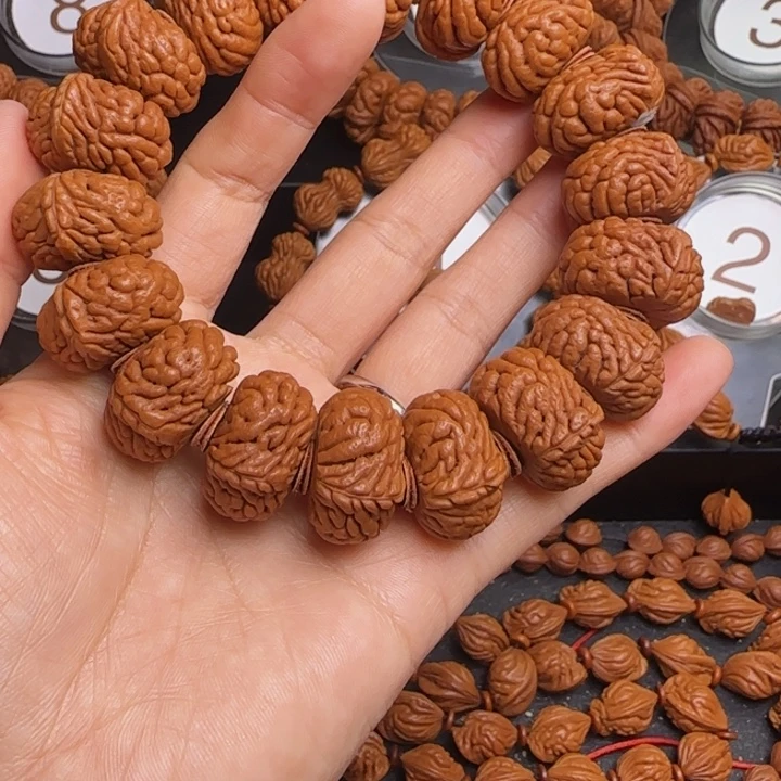 好***！桃核手串龙纹桃核