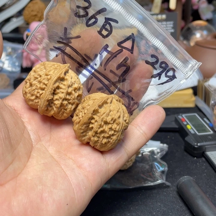 文玩核桃把件H*白狮子