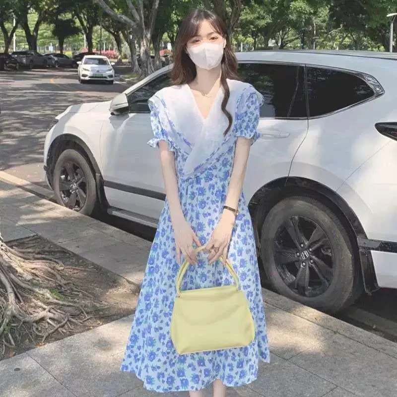 碎花气质时尚法式收腰甜美温柔风方领连衣裙