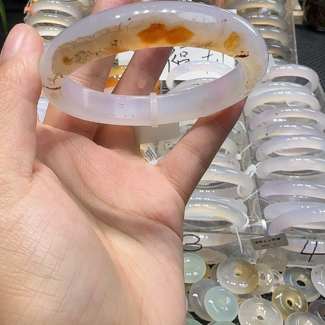 玛瑙/玉髓未镶嵌手镯意境飘纹