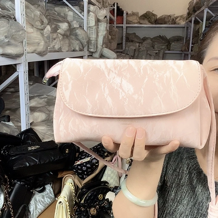 蚕丝小牛剖层皮革PU