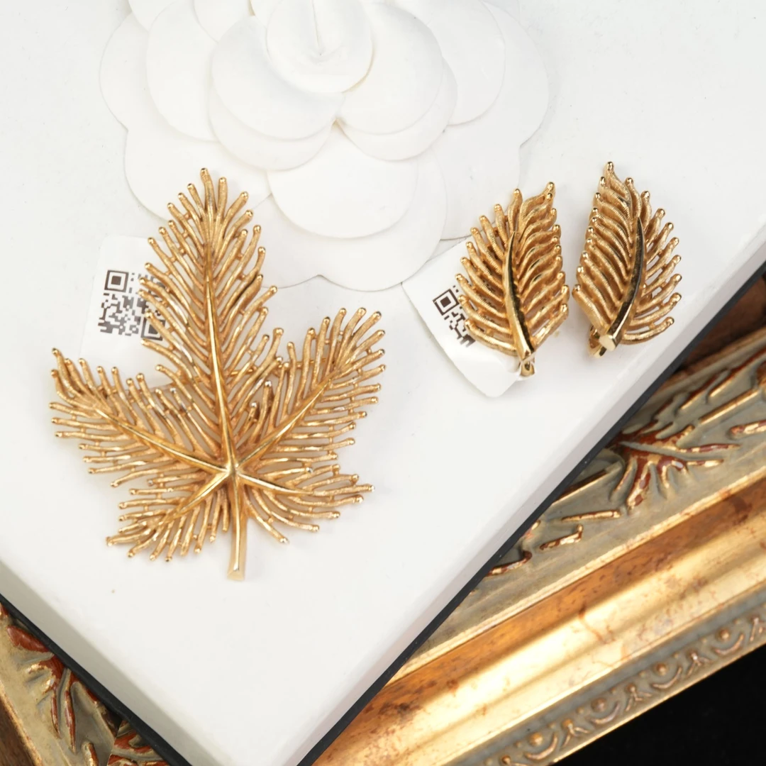 合金胸针 柚礼中古/翠法丽素金枫叶胸针耳夹套装lz2210338