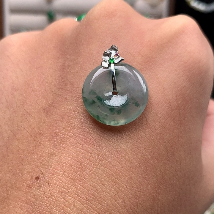 颈饰未镶嵌翡翠天然