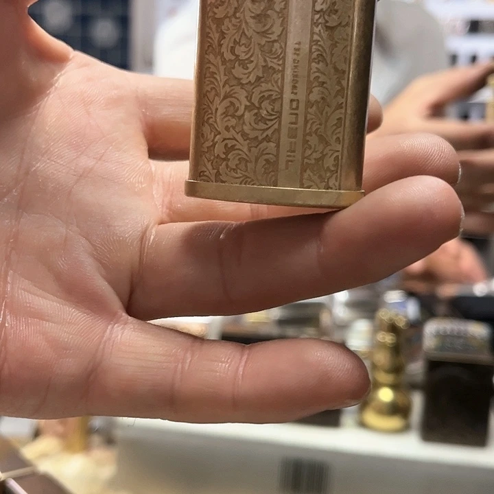 ?****?季风唐草抬臂煤油打火机