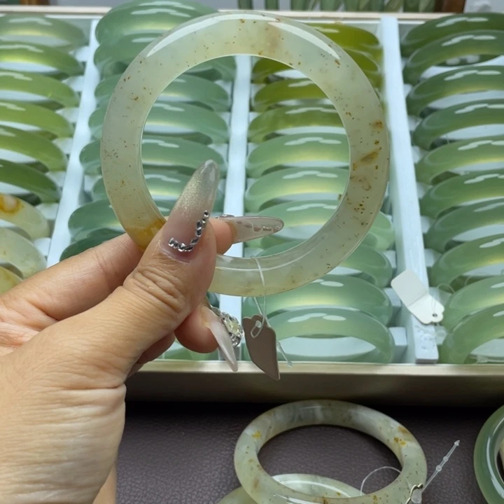 羲***和未镶嵌蛇纹石玉手镯