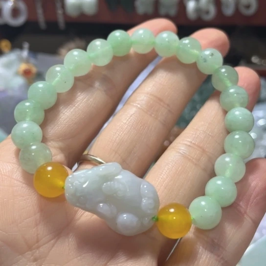 翡翠未镶嵌颈饰皮丘手串