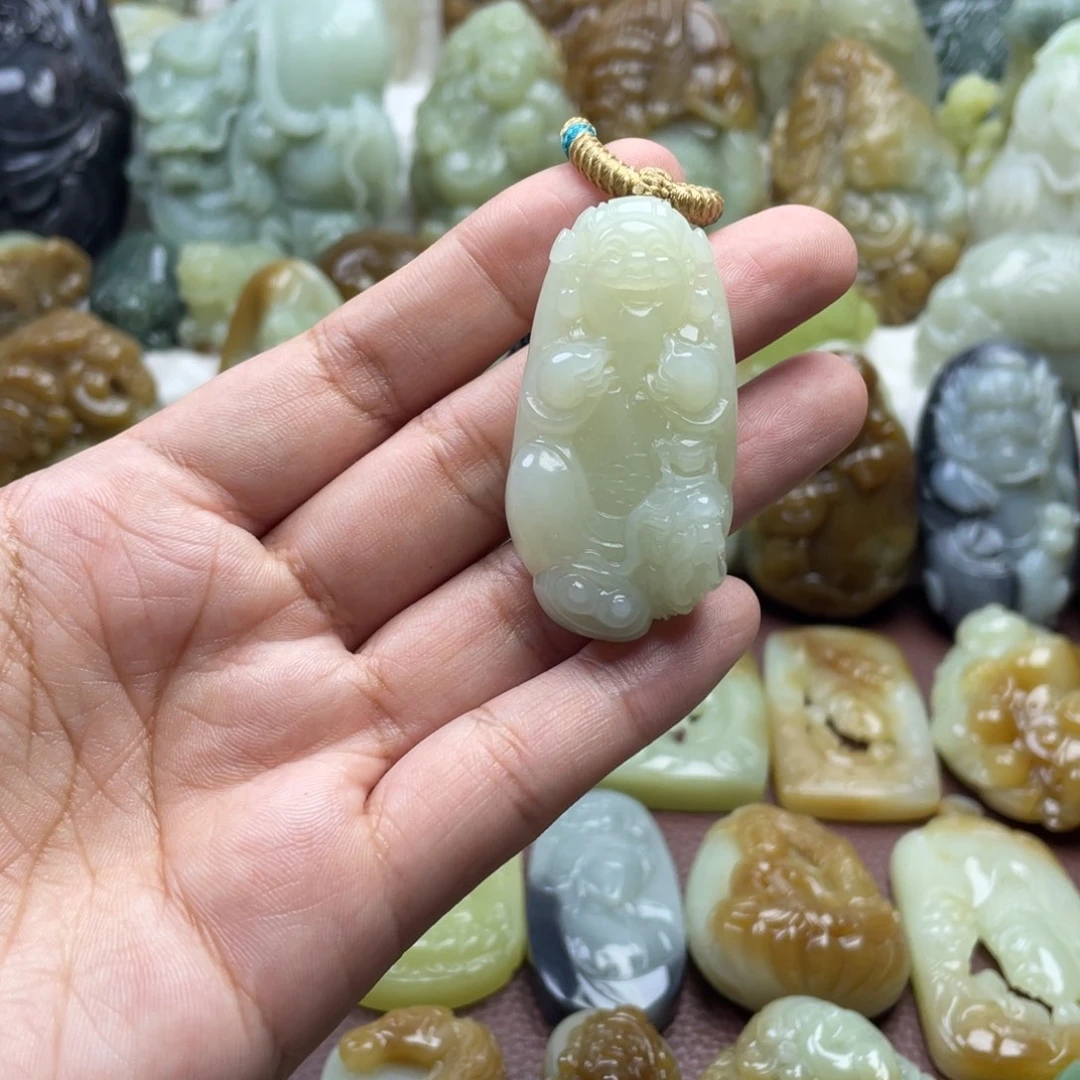 颈饰未镶嵌和田玉
