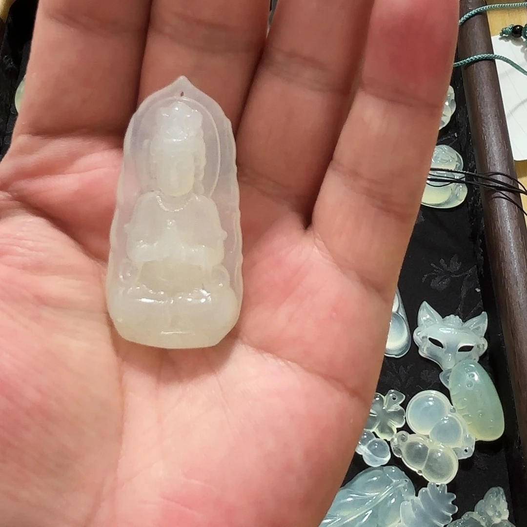 未镶嵌蛇纹石玉颈饰