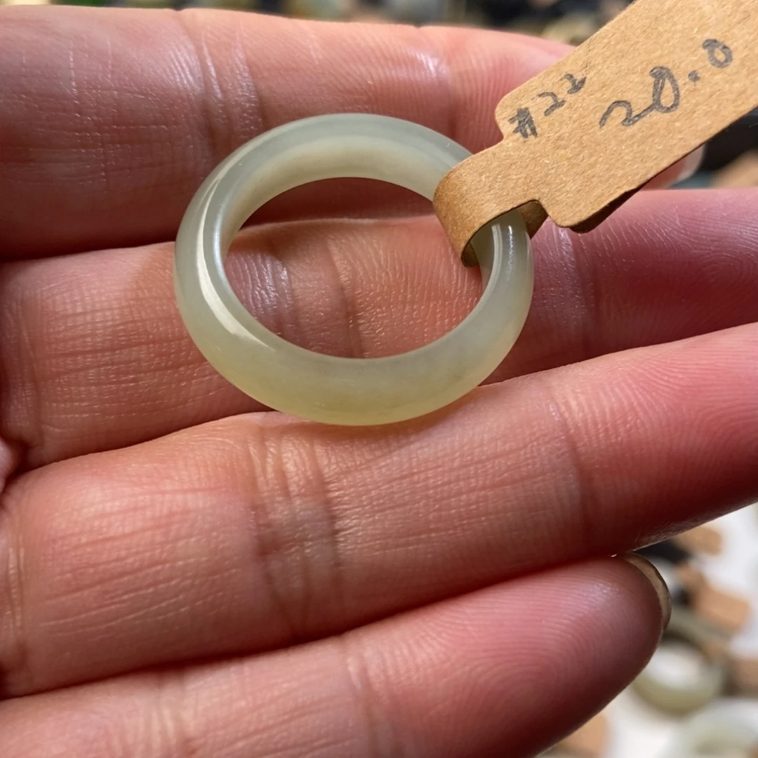 和田玉未镶嵌戒指