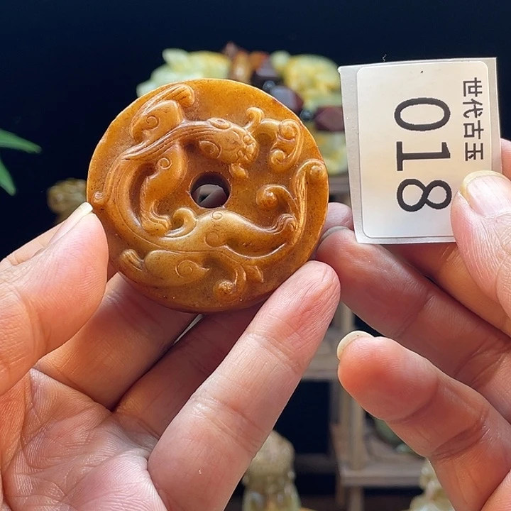 和田玉（糖玉）未镶嵌挂件