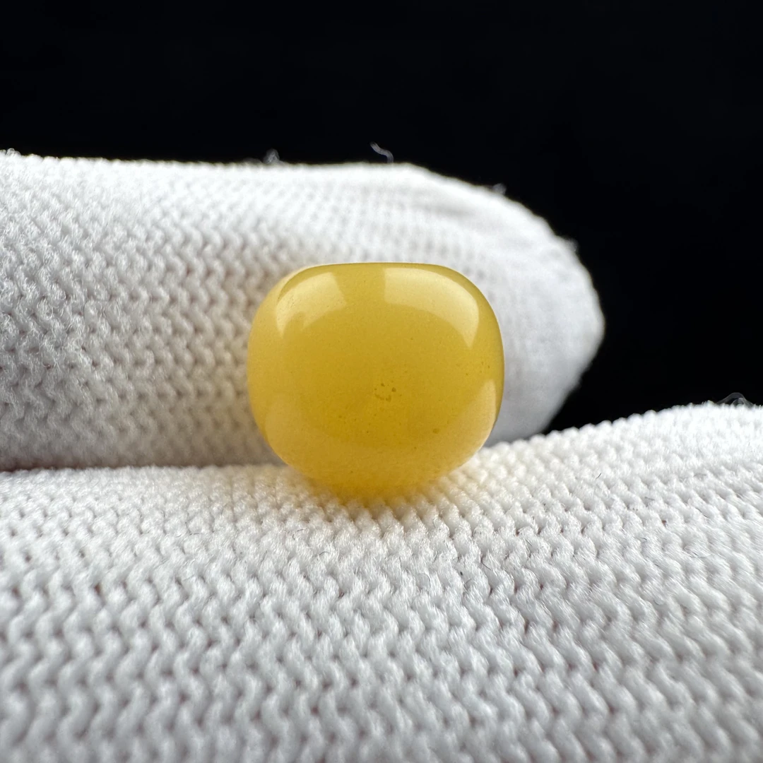 D1131天然原矿蜜蜡微瑕墩子10.6*8.6mm支持复检假一罚十